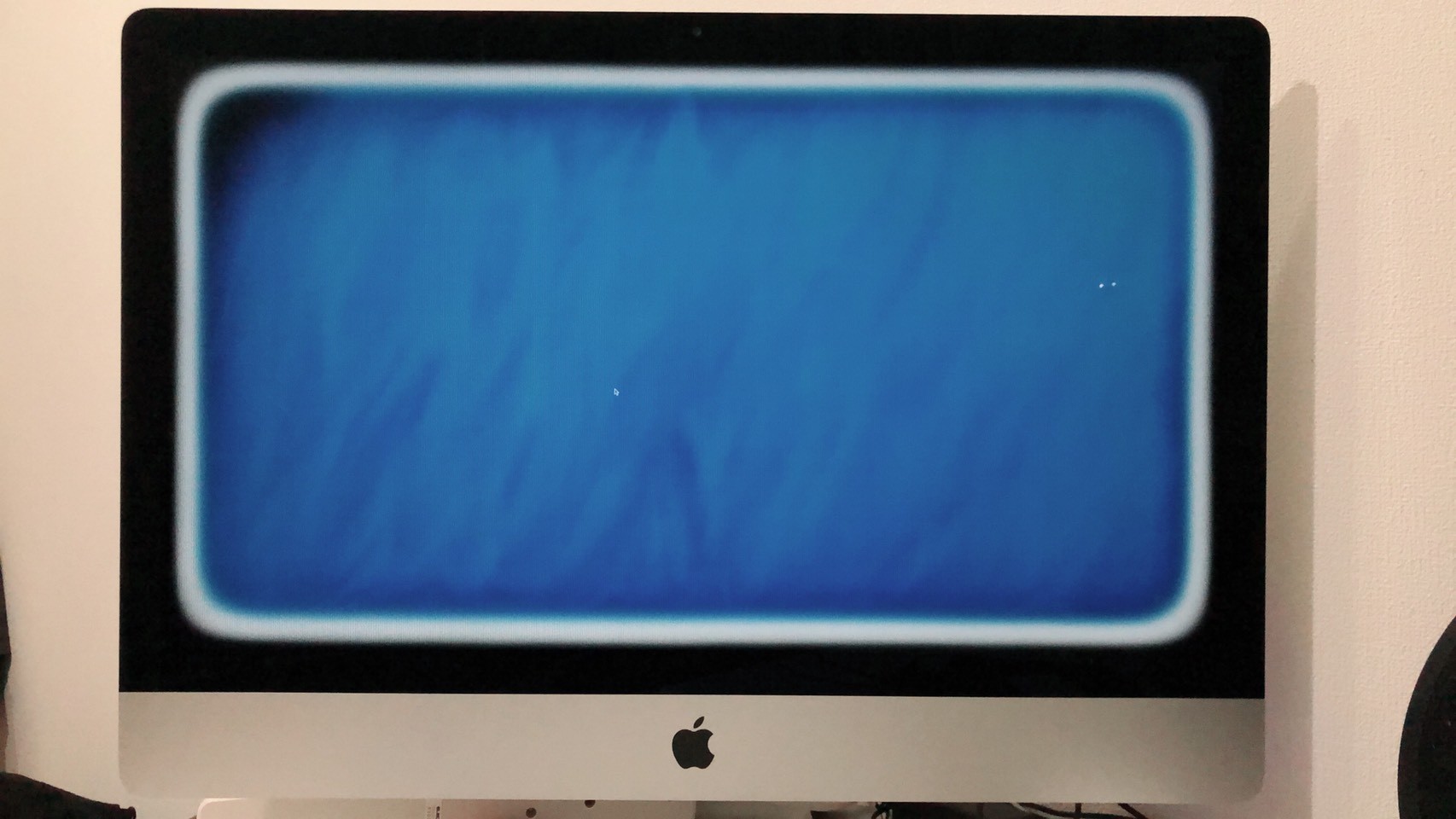 Imacの画面に白い枠と青いフィルタの Apple コミュニティ
