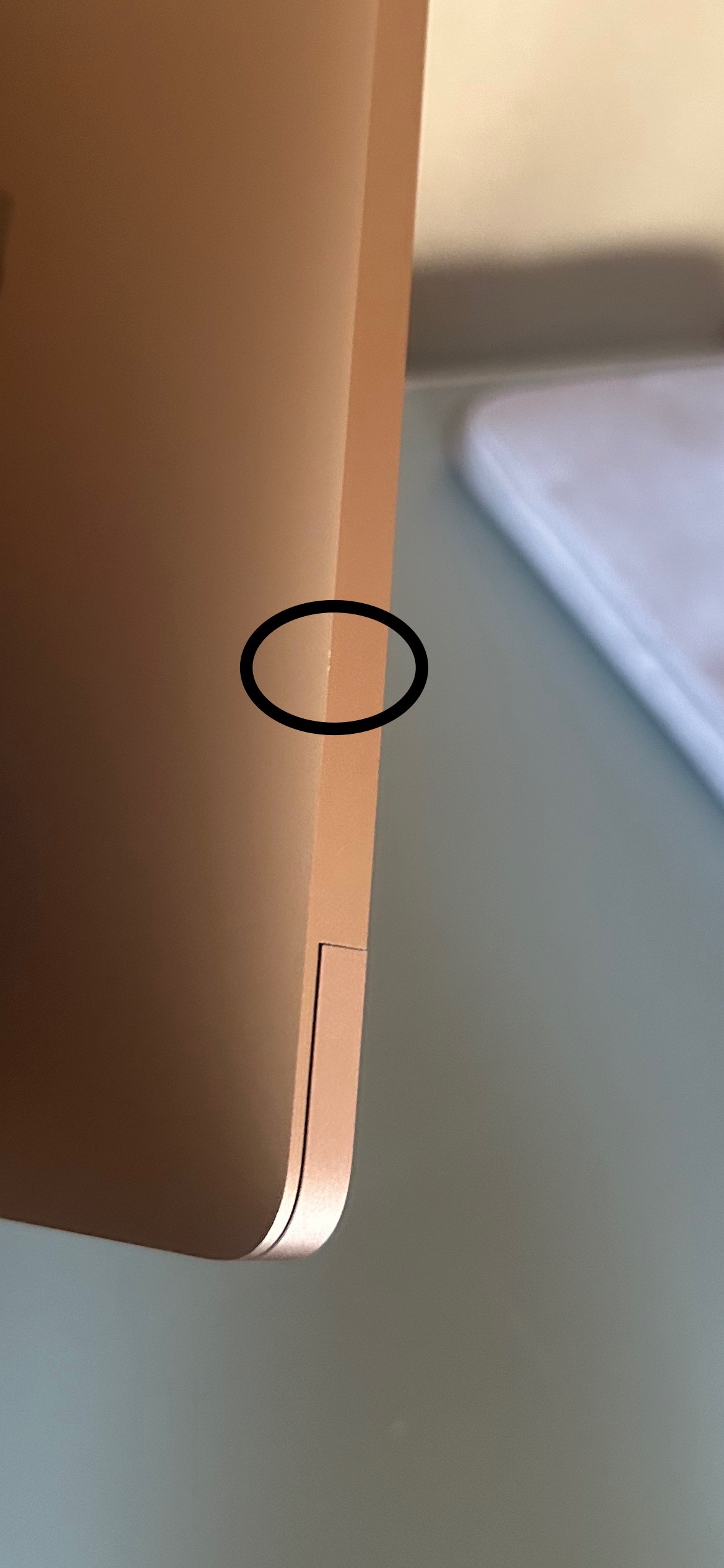 MacBook についた小さな傷を修復… - Apple コミュニティ