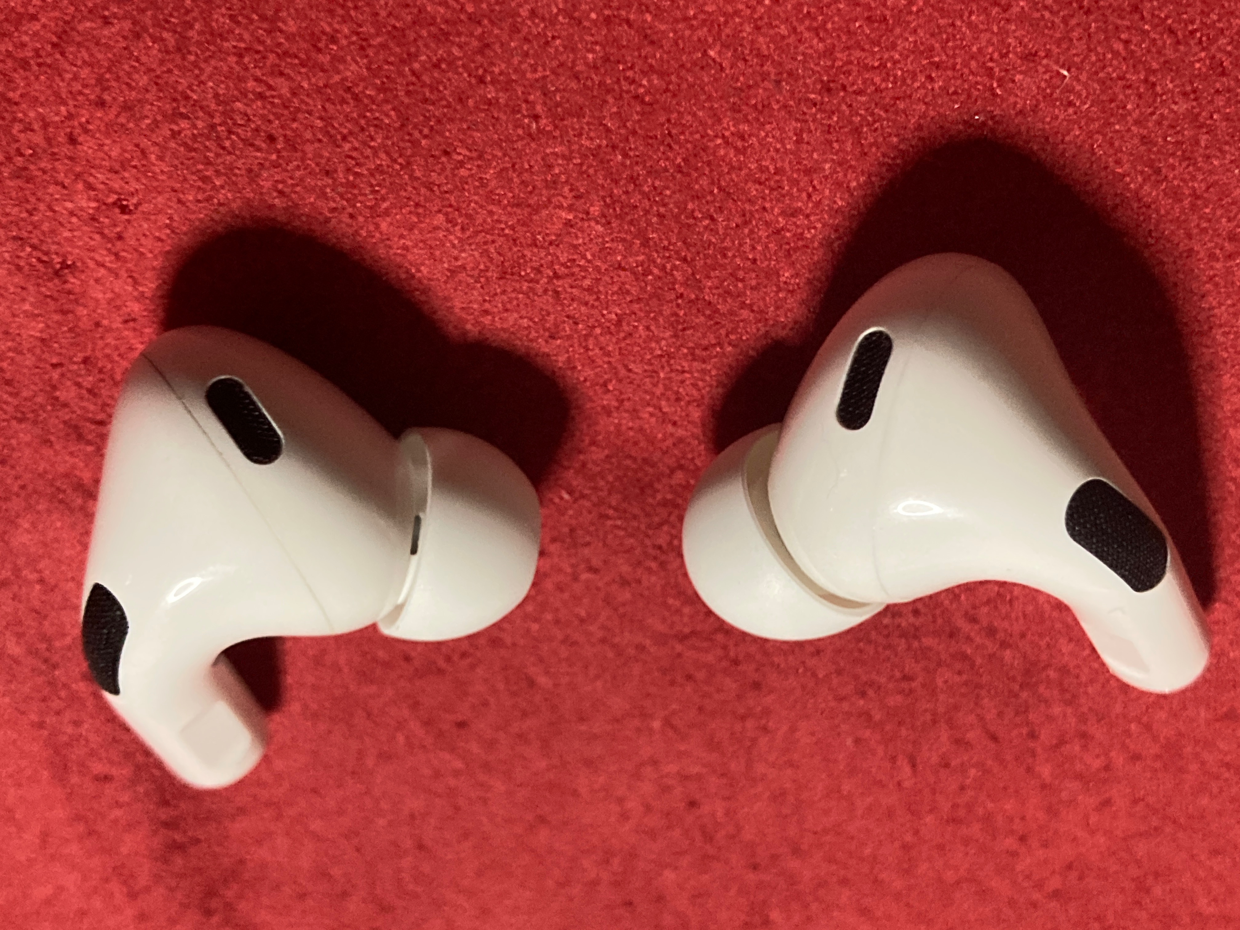 AirPods Proの合わせ目の隙間… - Apple コミュニティ