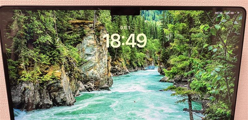 MacBook Pro ロック画面表示中 MacBook Pro - ロック画面